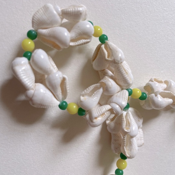 Shell necklace - Picture 2 of 2